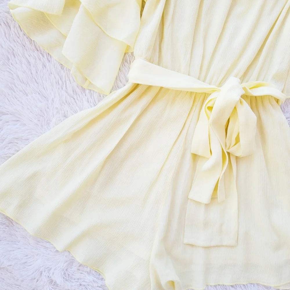 Nasty Gal Move In For The‎ Frill Off the Shoulder Romper - Picture 6 of 8